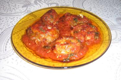 Замразена риба на фурна с доматен сос