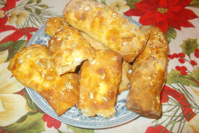 Банички със слънчогледови семена и сусам