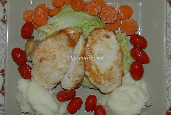 Пилешко филе с пикантен сос