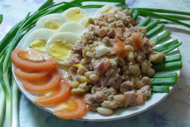 Салата пиполина с риба-тон