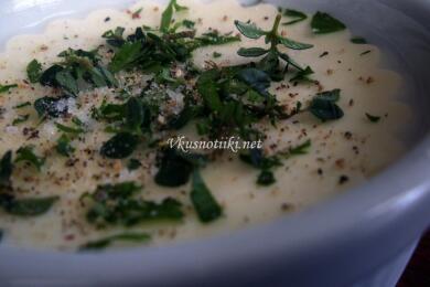 Варени яйца със сирене