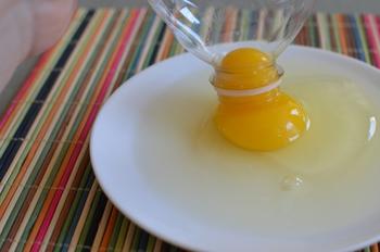 Как лесно да отделим жълтъците от белтъците?