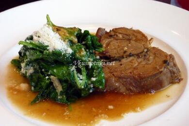 Свински котлети пълнени със спанак