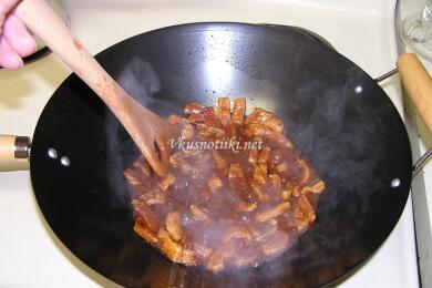 Свинско с аспержи