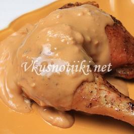 Кокошка със сос