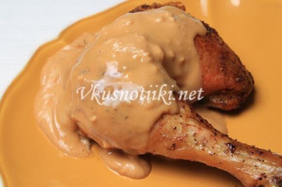 Кокошка със сос