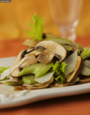 Италианска салата с гъби и целина