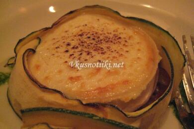 Печен син домат