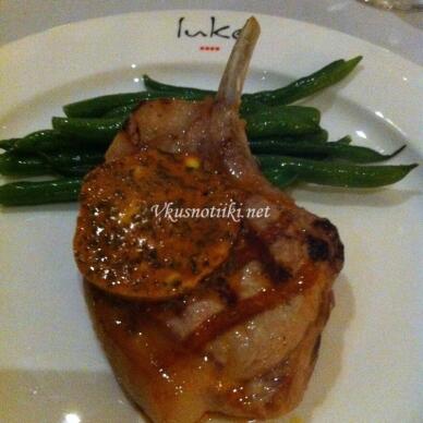 Крехки свински пържолки