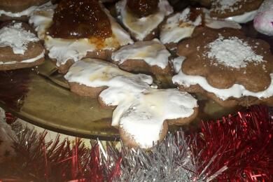 Коледни какаови сладки с целуфчена глазура