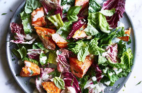 Салата Цезар със сьомга