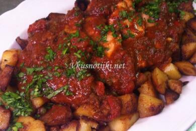 Свински котлети  със сос