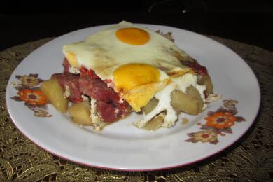 Наденица в гювече