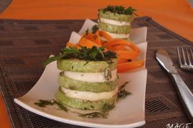 Жарнати тиквички с моцарела и дресинг