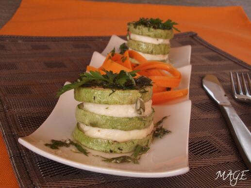 Жарнати тиквички с моцарела и дресинг