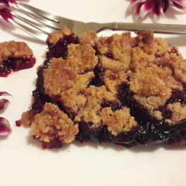 Хрупкав десерт с горски плодове /Криспи/