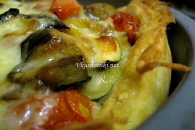 Син домат със сирене и кашкавал