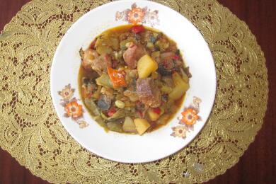 Свинско месо със зеленчуци