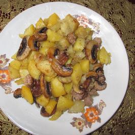 Свинско месо с картофи и гъби