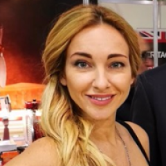 Алекс Раева