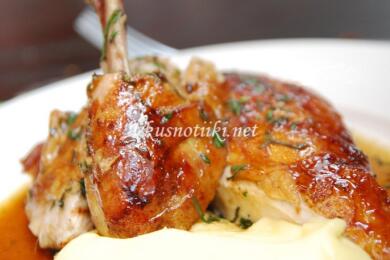 Задушено пиле с картофено пюре