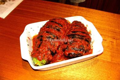 Син домат със сирене и кашкавал