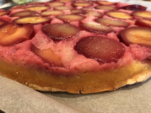 Сладкиш със сливи