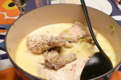 Пиле с праз и сметана