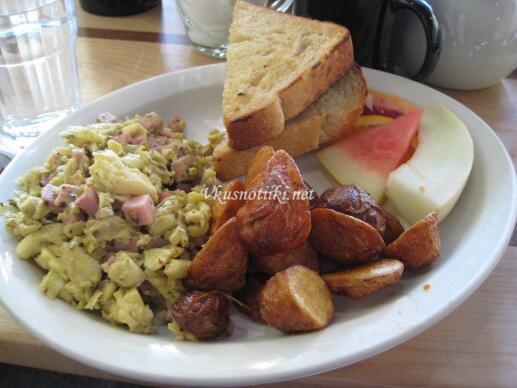 Яйца с шунка или салам