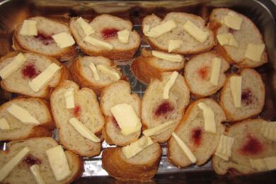 Десерт с кроасани