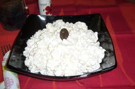 Салата от рибни ролца от раци