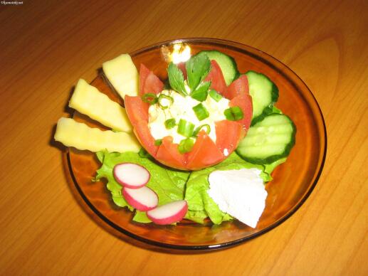 Ордьовър с пълнен домат