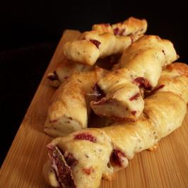 Пурички с червено цвекло и сирене Бри