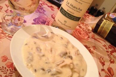 Пилешка пържола с гъбен сос