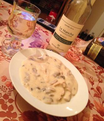 Пилешка пържола с гъбен сос