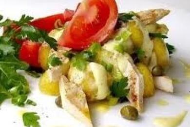 Средиземноморска пилешка салата