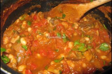 Гъби с доматен сос