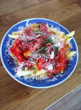 Паста с домати и розмарин