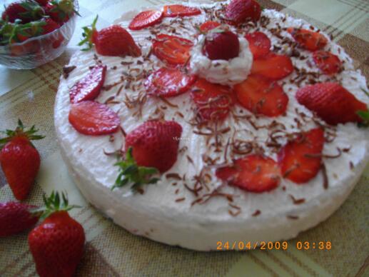 Ягодова торта без печене