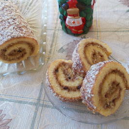 Руло с ябълки ,орехи и канела