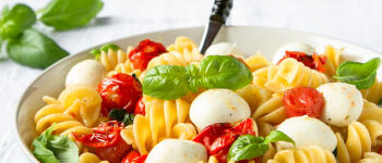 Италианска салата с паста Капрезе