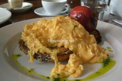 Яйца със сирене