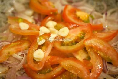 Пържени кюфтета с доматен сос