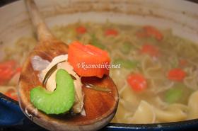 Пилешка супа с  настъргани зеленчуци