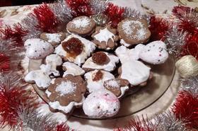 Коледни какаови сладки с целуфчена глазура
