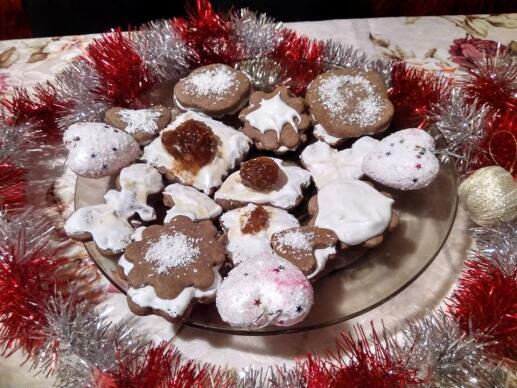 Коледни какаови сладки с целуфчена глазура