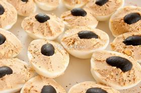 Яйца с маслини