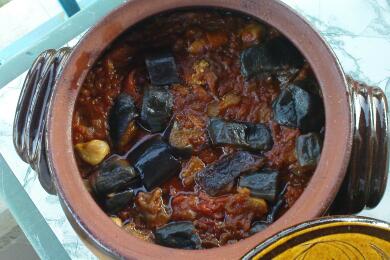 Имамбаялдъ в глинен гювеч