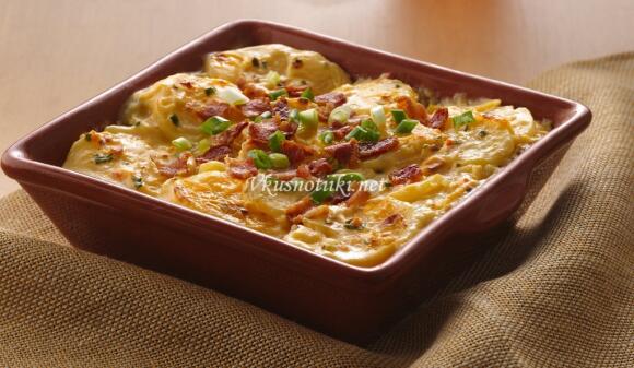 Бекон с картофи на фурна