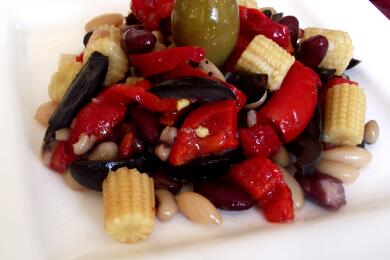 Салата бобено дуо с бейби царевички